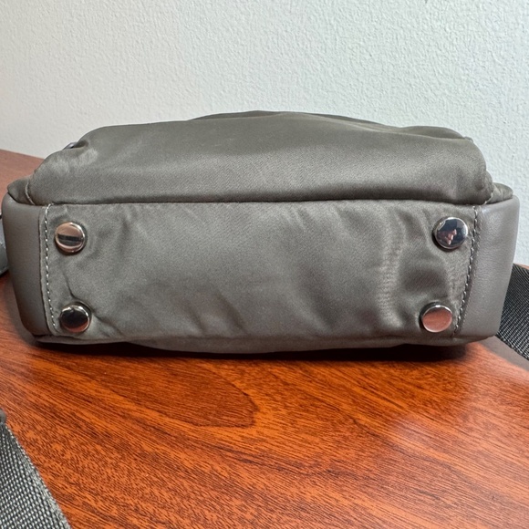 ❤️Like New! Quince Revive Nylon Camera Crossbody - Picture 8 of 9